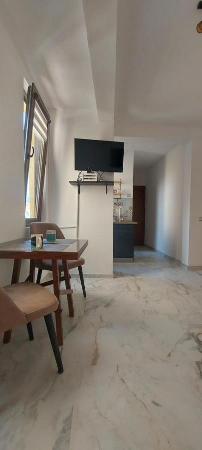 Atonika Apartments Bitola Esterno foto